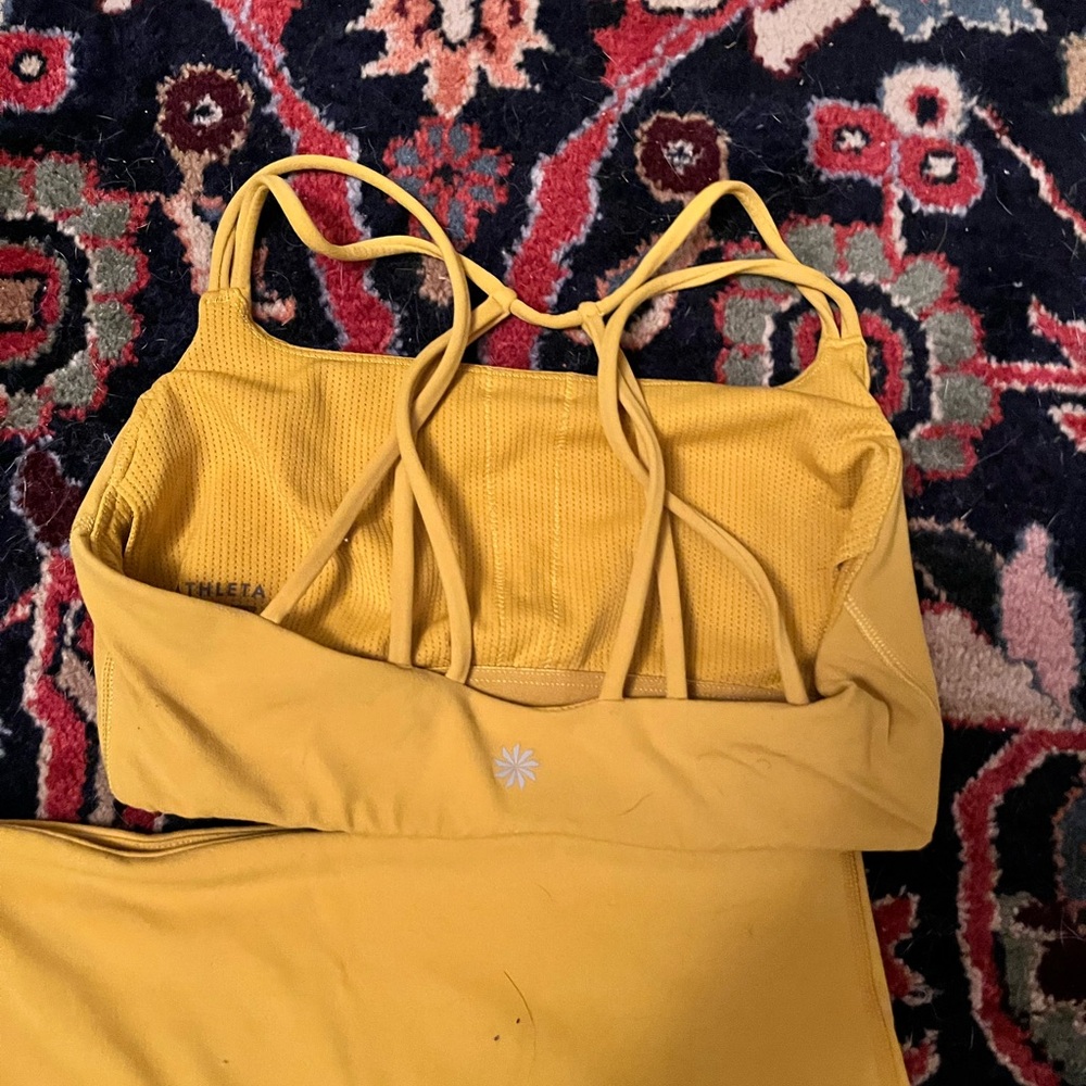 Athletica matching set. Worn only a handful of times. Perfect condition - Picture 3 of 3